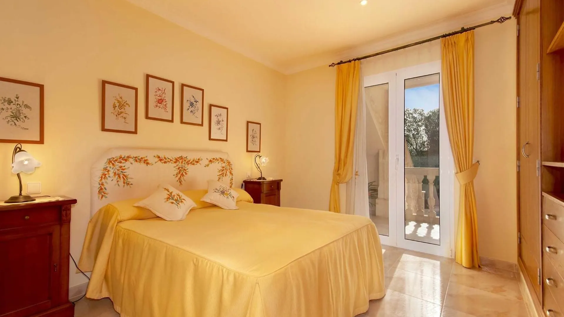Immaculate Mallorca Villa Las Olas 3 Bedrooms Ideal For Families Couples Alcudia Spain