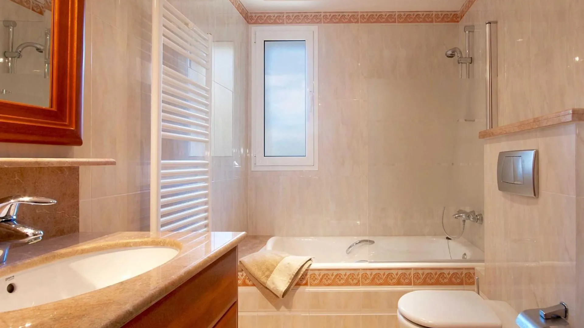 Immaculate Mallorca Villa Las Olas 3 Bedrooms Ideal For Families Couples Alcudia 0*, Alcudia (Mallorca) Spain