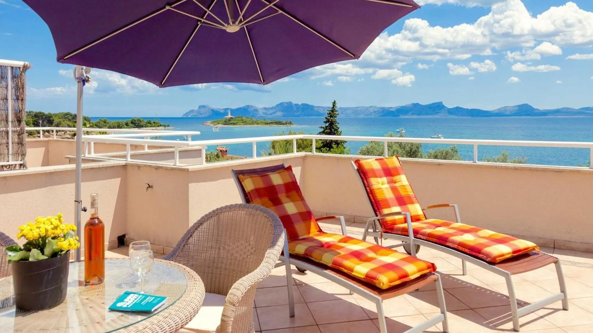 Immaculate Mallorca Villa Las Olas 3 Bedrooms Ideal For Families Couples Alcudia